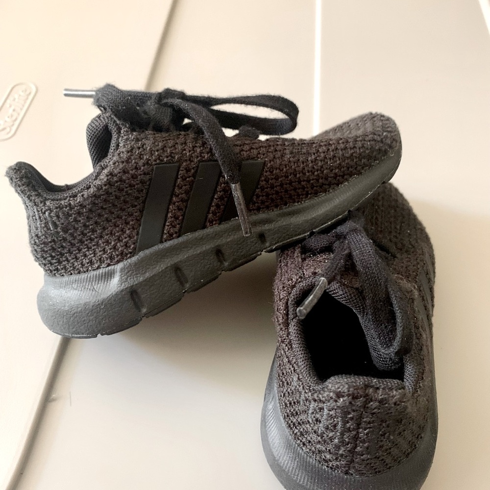 Adidas Swift Run Black Shoes